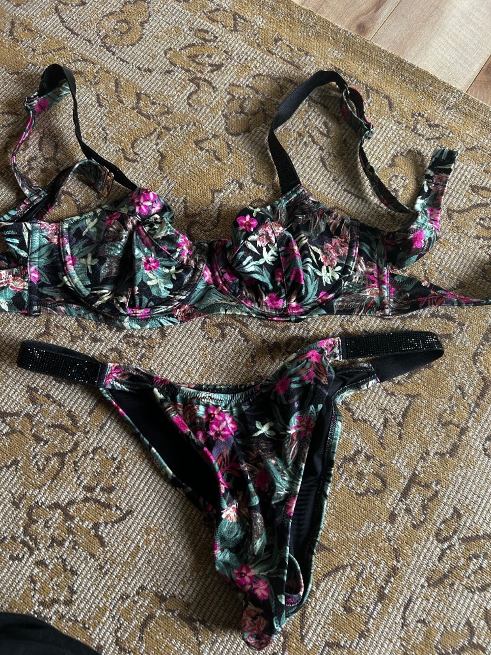 Victoria Secret bikini